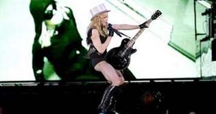 Polish villagers ready to greet Madonna